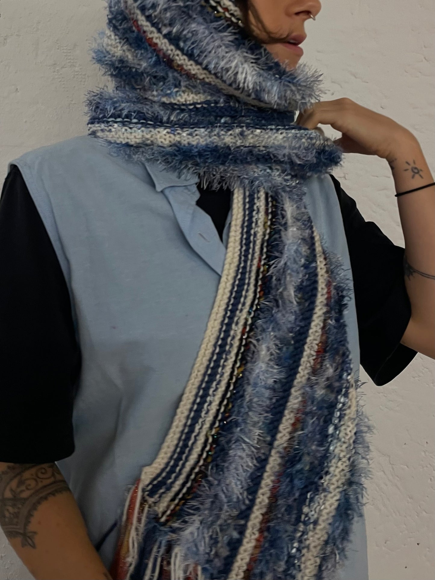 Vintage Fluffy Scarf Extra Long Blue & White – One Size
