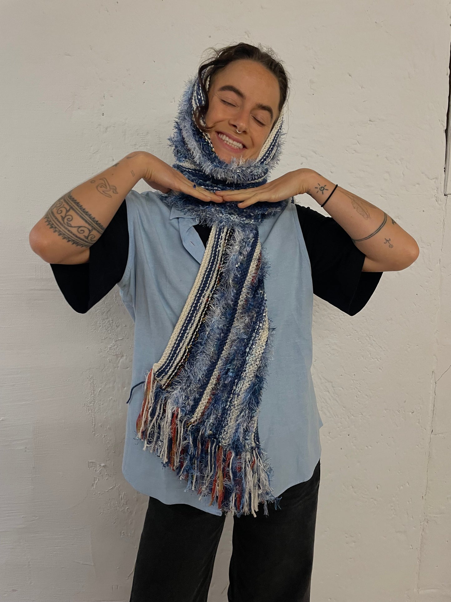Vintage Fluffy Scarf Extra Long Blue & White – One Size