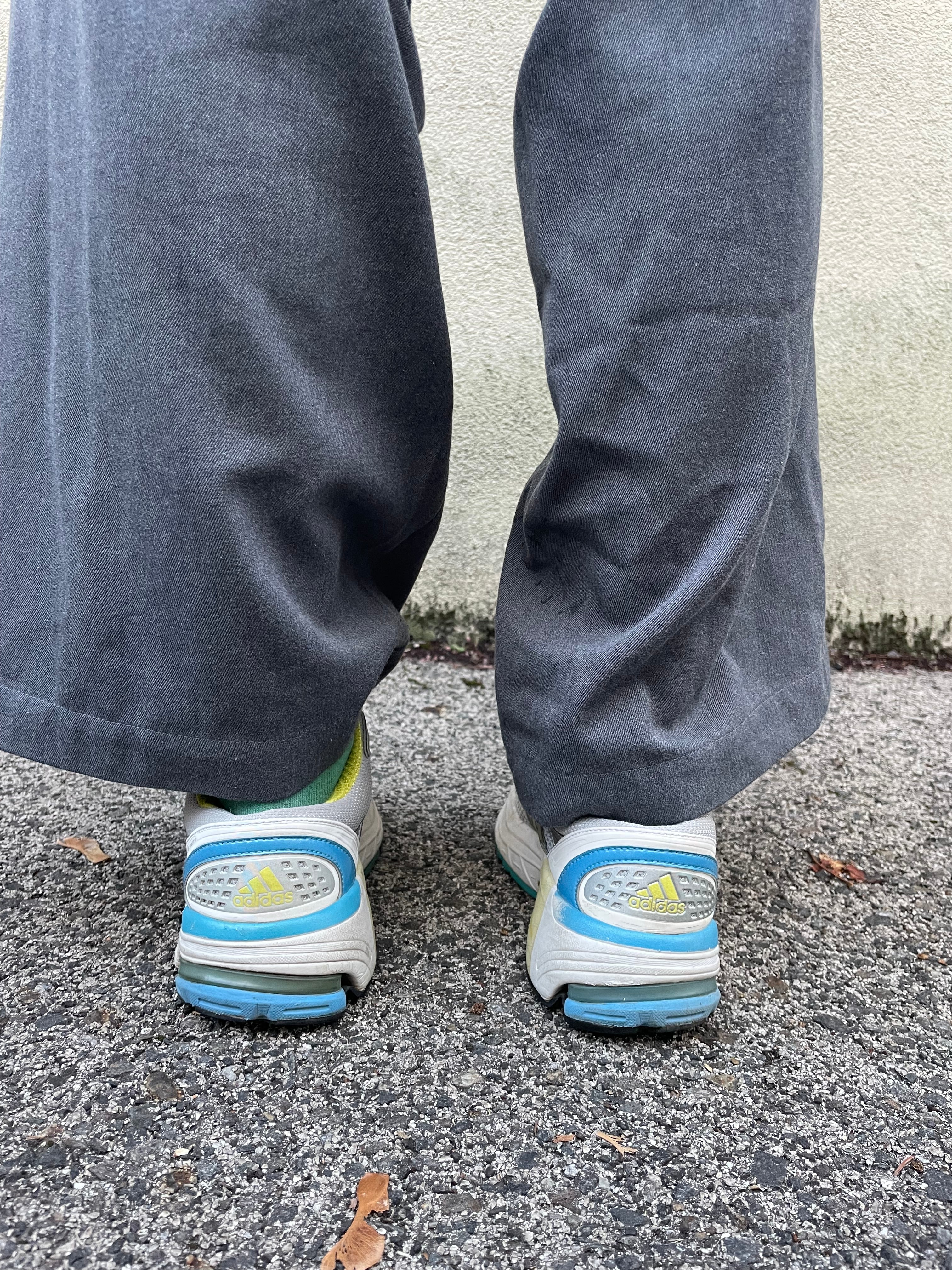 Adidas Sneakers - Kleiderhaufen - Default Title