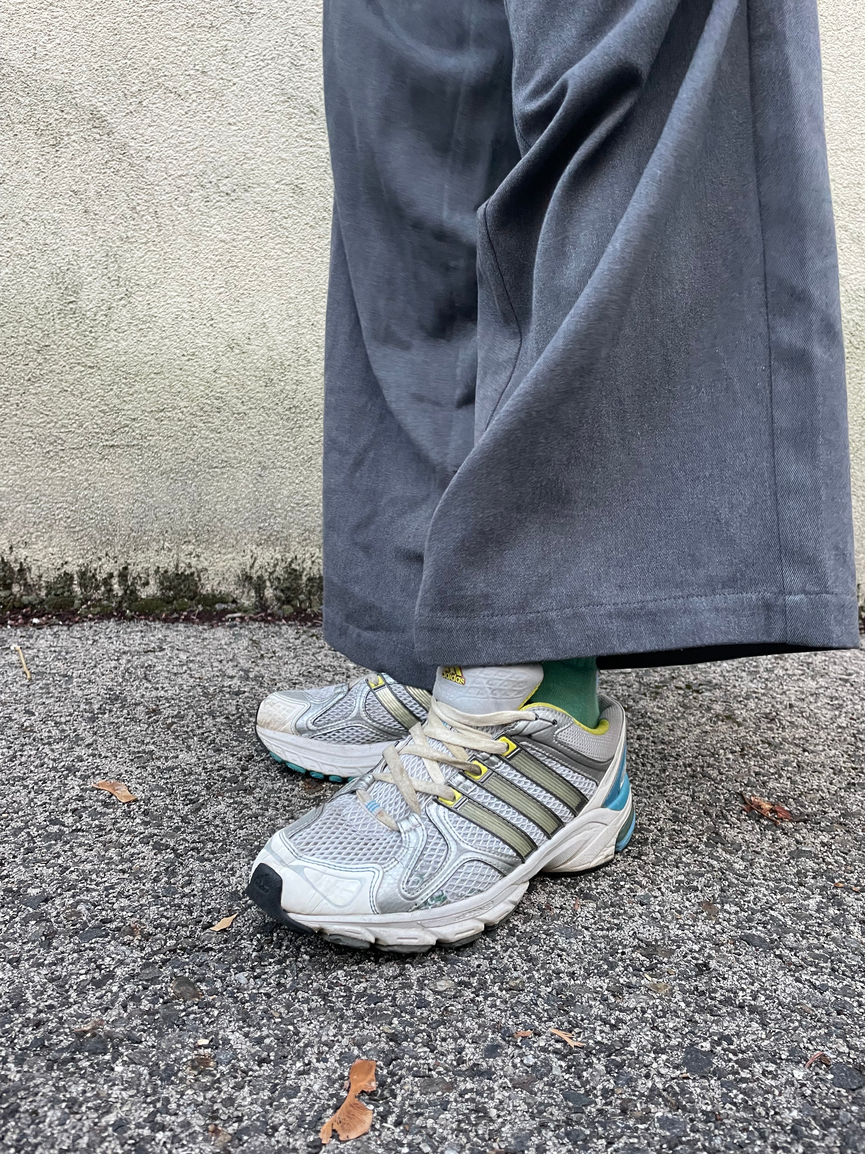 Adidas Sneakers - Kleiderhaufen - Default Title