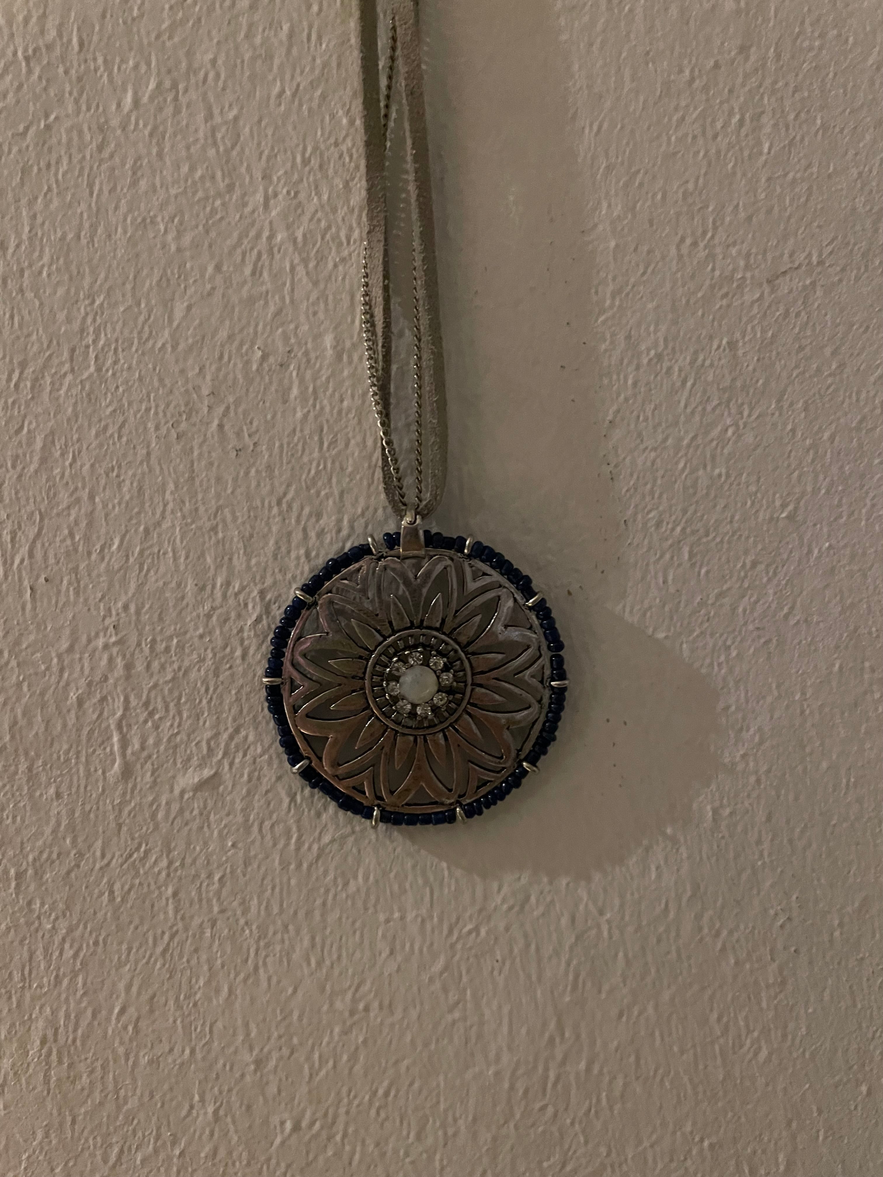 Halskette rundes Motiv