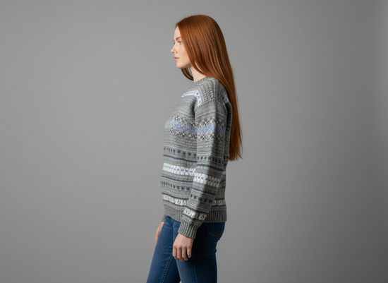 Gemusterter Strickpullover in Grau und Blau