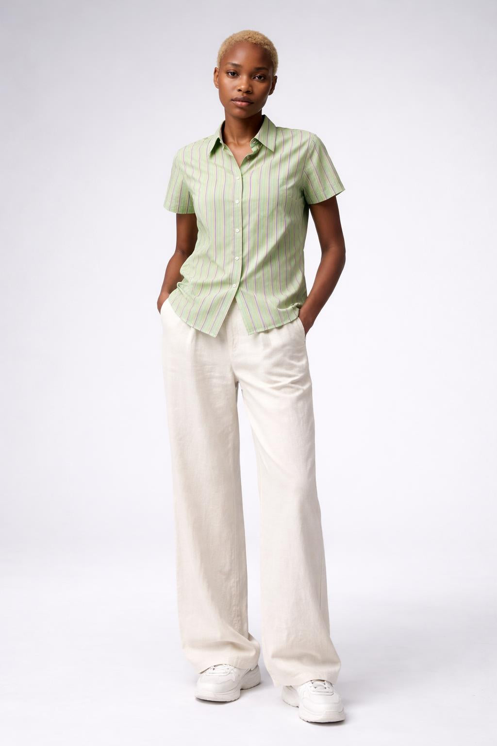 Full body view of the model wearing hemd