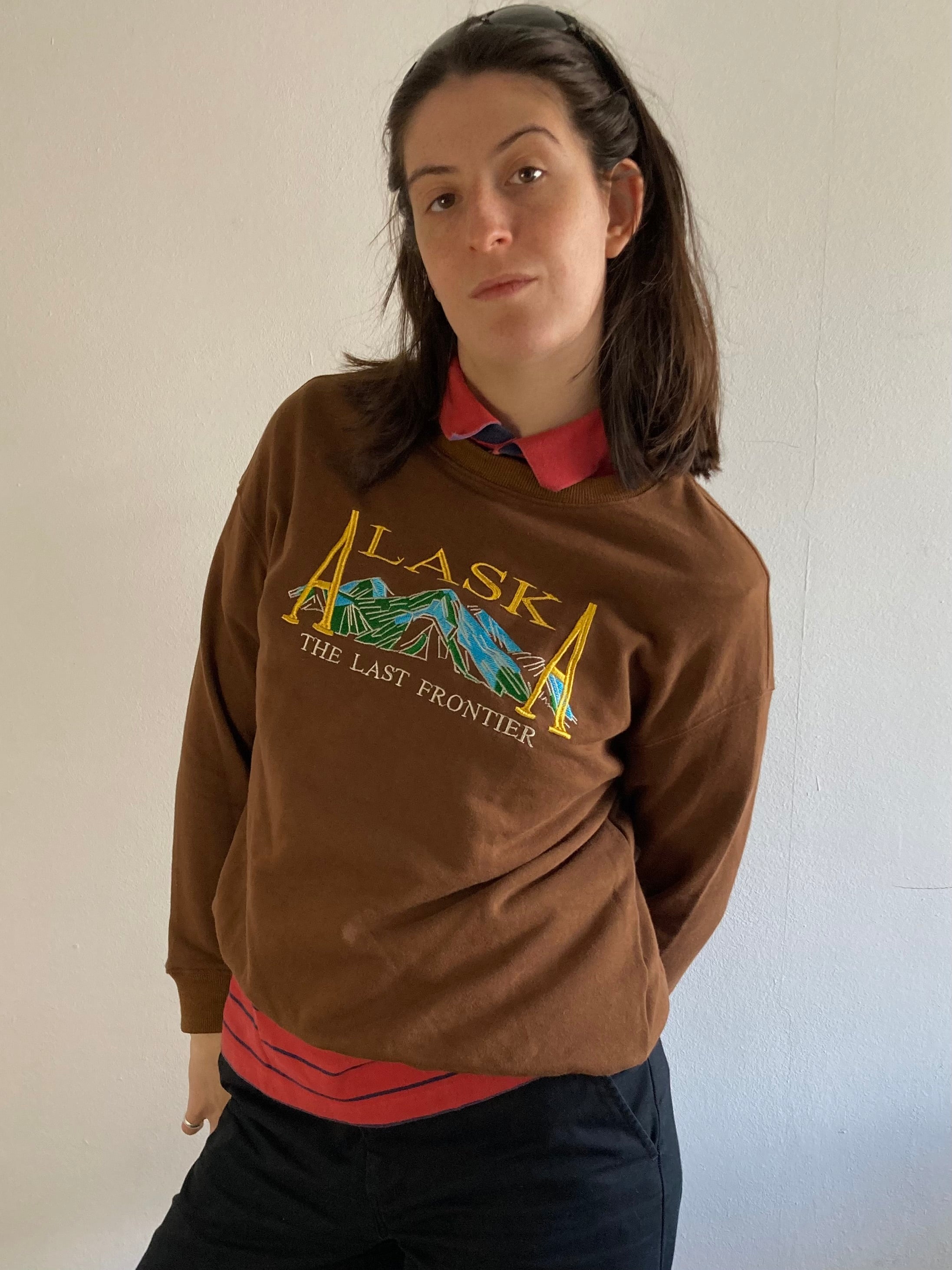 Sweater Vintage 90s Brown Front Stitch Graphic Unisex – M