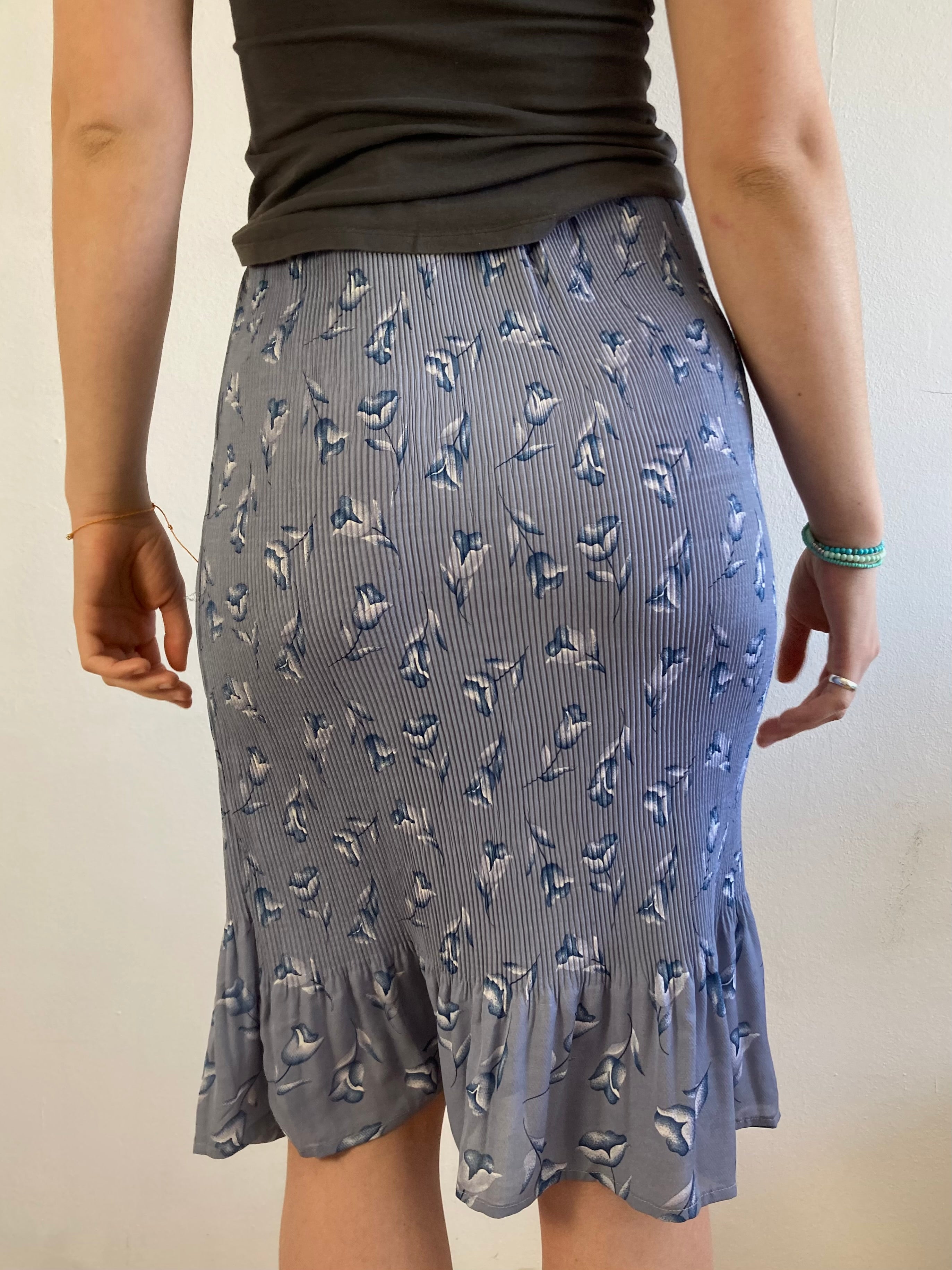 Skirt Vintage Grey Floral Pattern Elastic Waist Slit Hem Layering – M