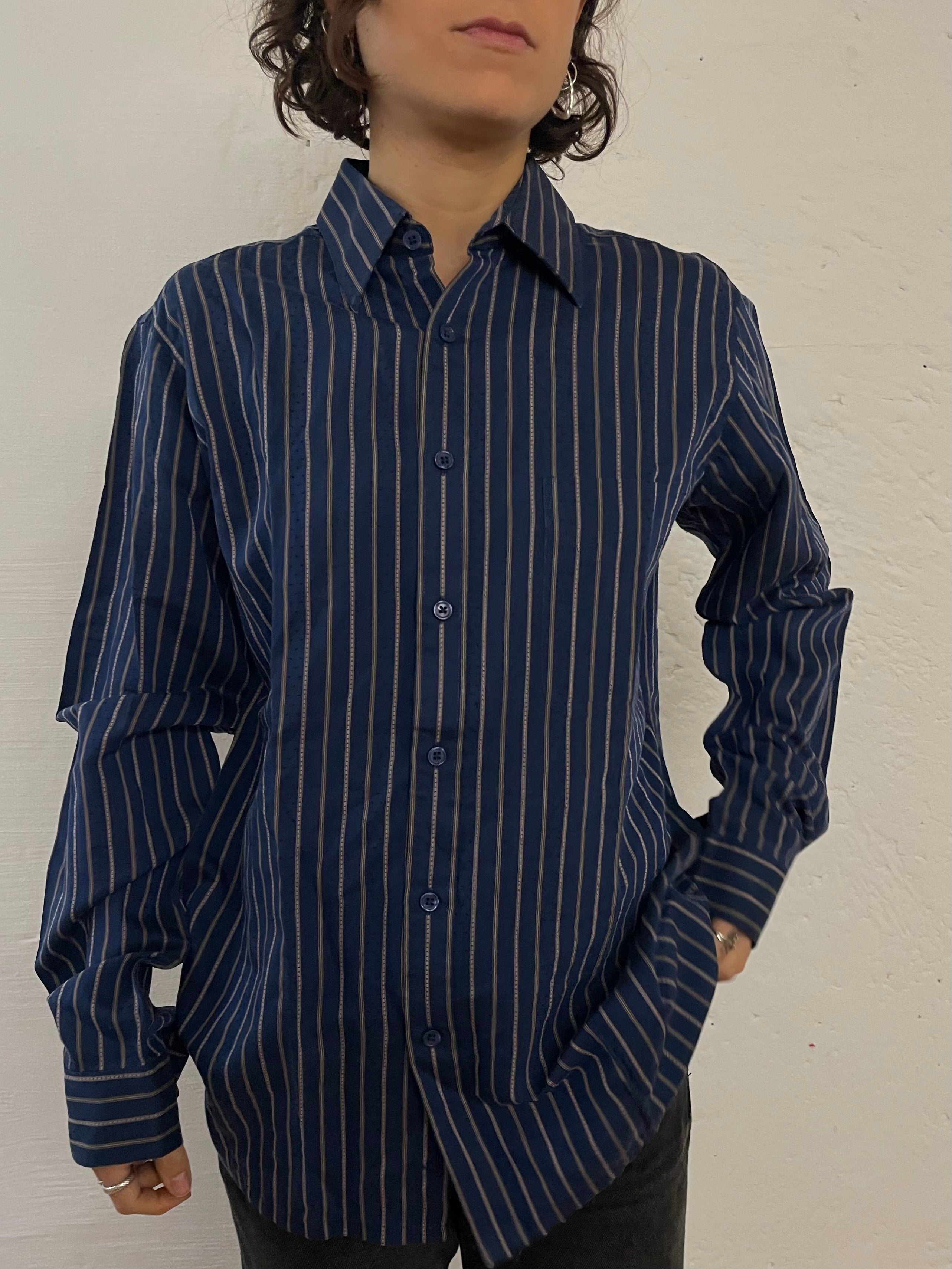 Davila Long Sleeve Shirt Blue Unisex – M