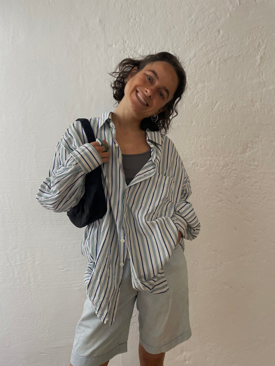 Blau/weiß gestreiftes Langarmhemd Size M/L