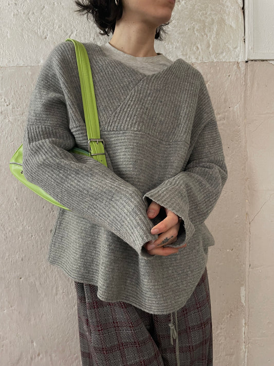 Grauer Wunderschöner Sweater - Kleiderhaufen - Default Title