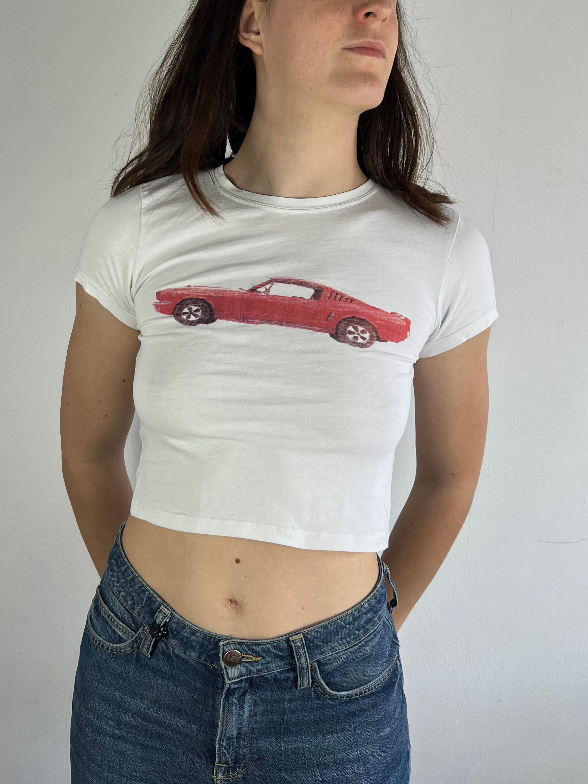 T-Shirt Vintage Cropped Car Front Print White Red Unisex – S/M