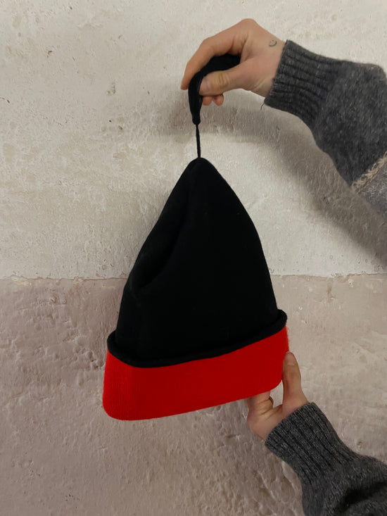 Reversible Winter Hat ROT & SCHWARZ