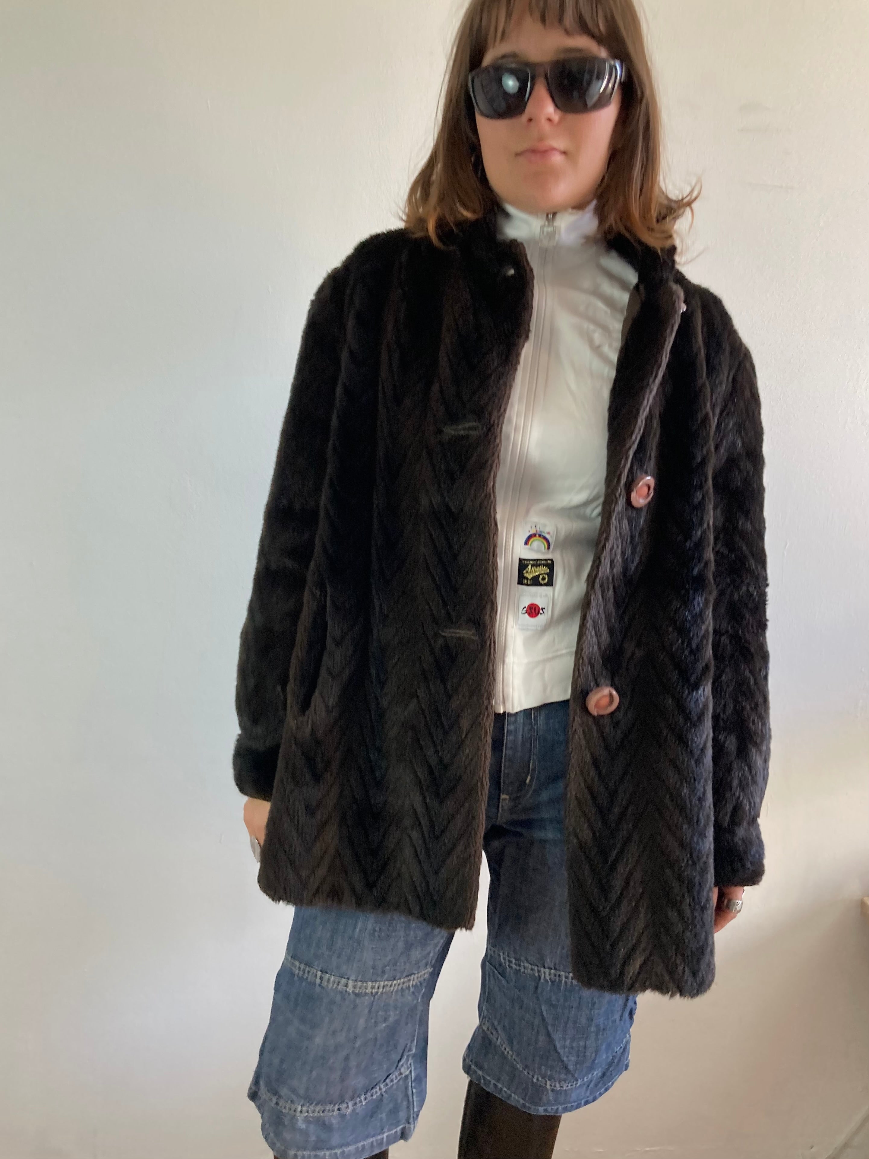 Jacket Vintage Brown Faux Fur Button Detail Warm Layering Oversized Unisex – M