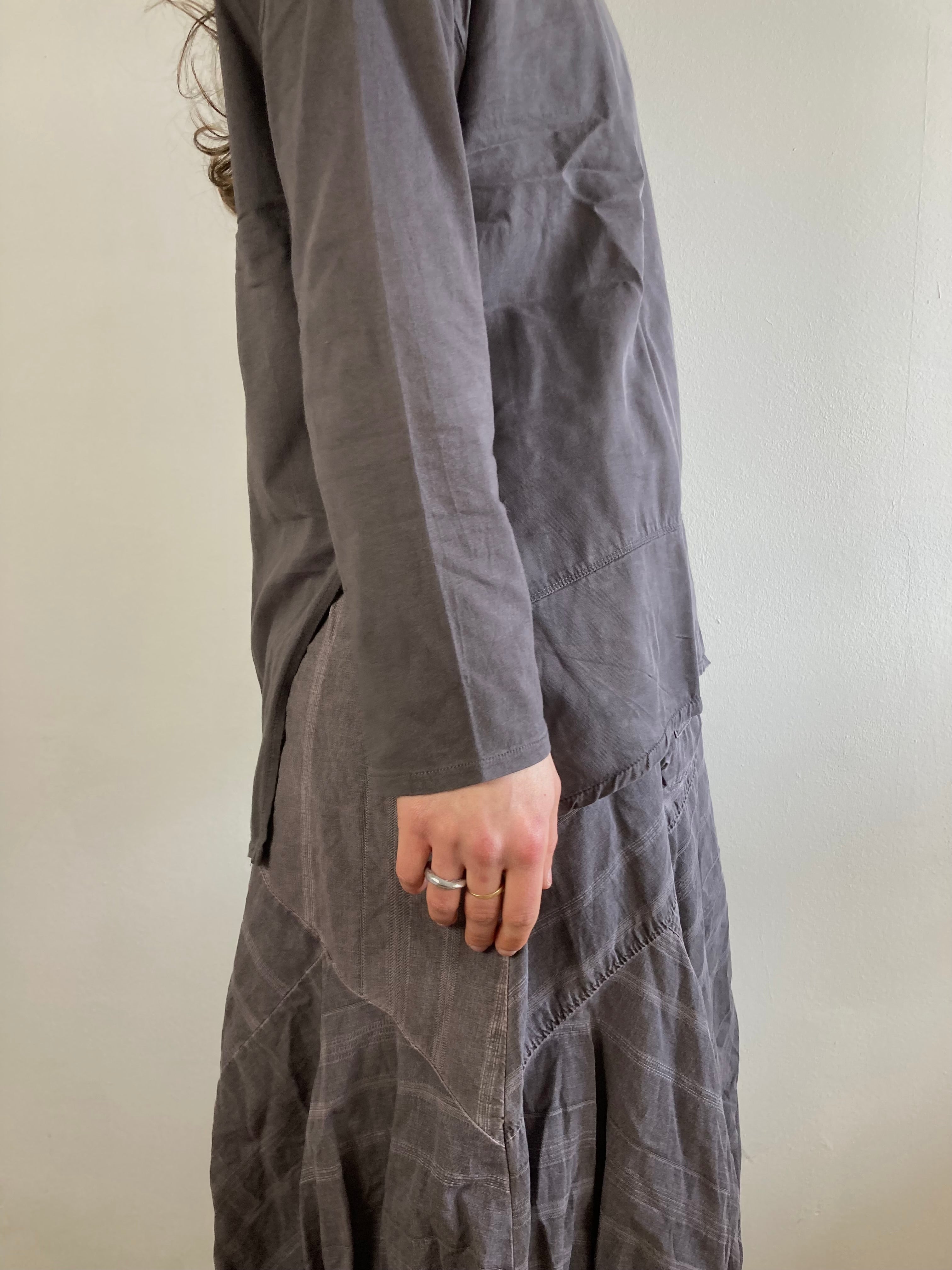 Longsleeve Vintage Grey Oversized Layering Unisex Minimal Basic Relaxed Fit – M