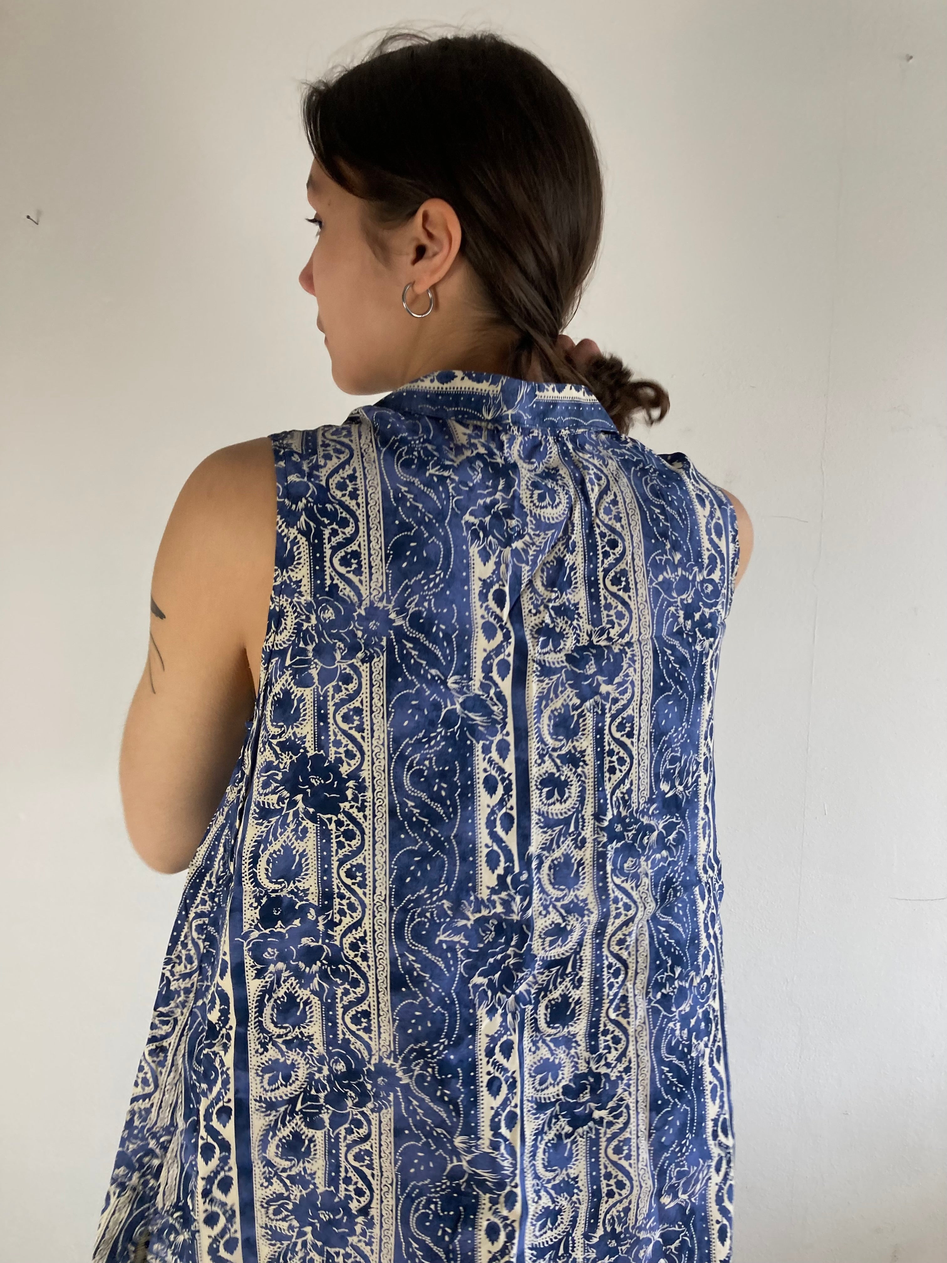 Vest Vintage Floral Button-Up Blue Layering Knit Sleeveless Women – M