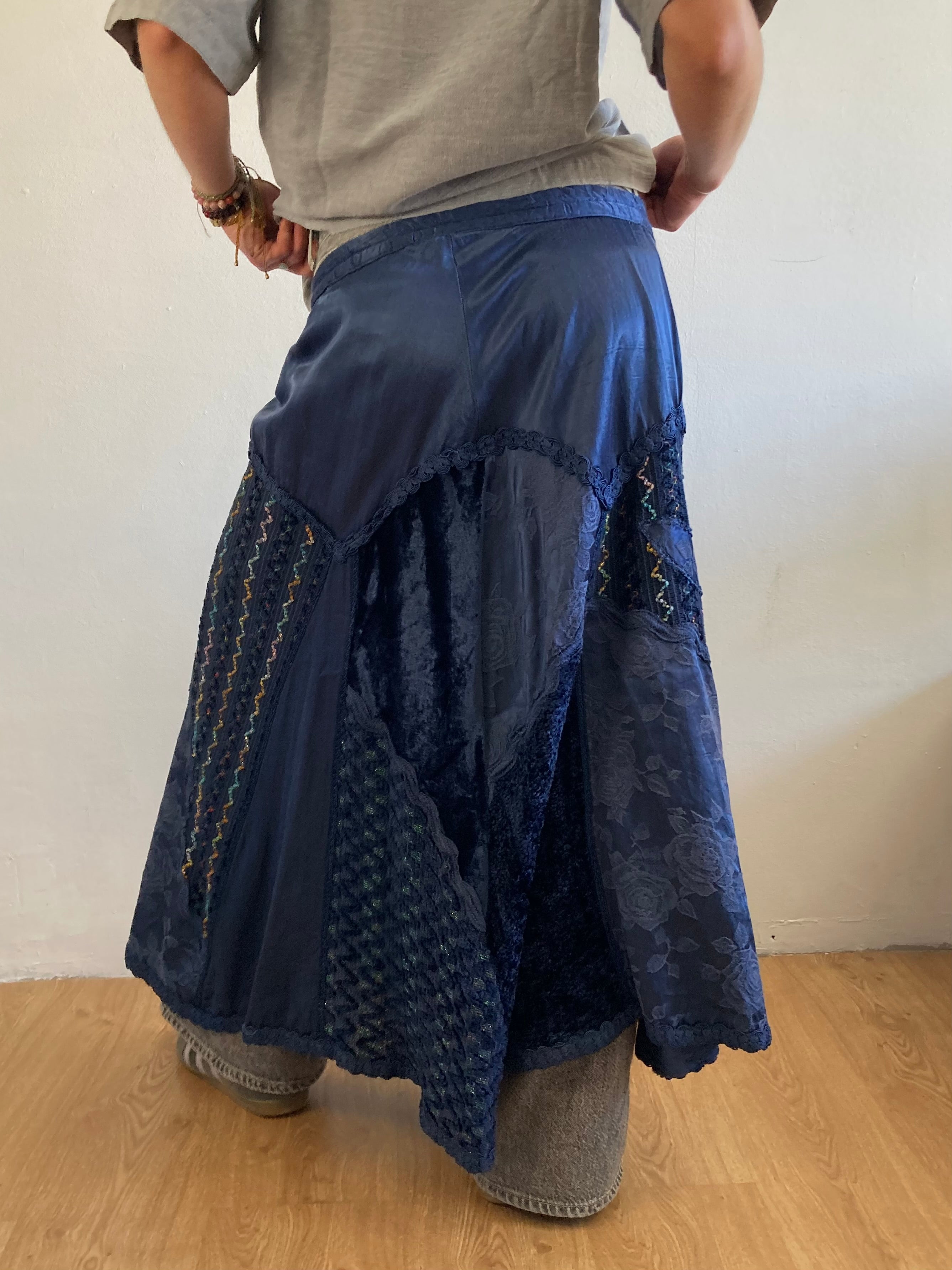 Long Skirt Vintage Italian Y2K Blue Glitter Layering Viscose Blend – S/M