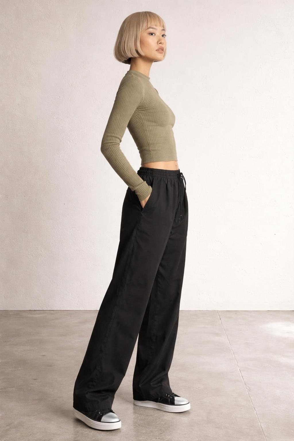 Long Sleeve Tight Fit Cropped Top – S/M