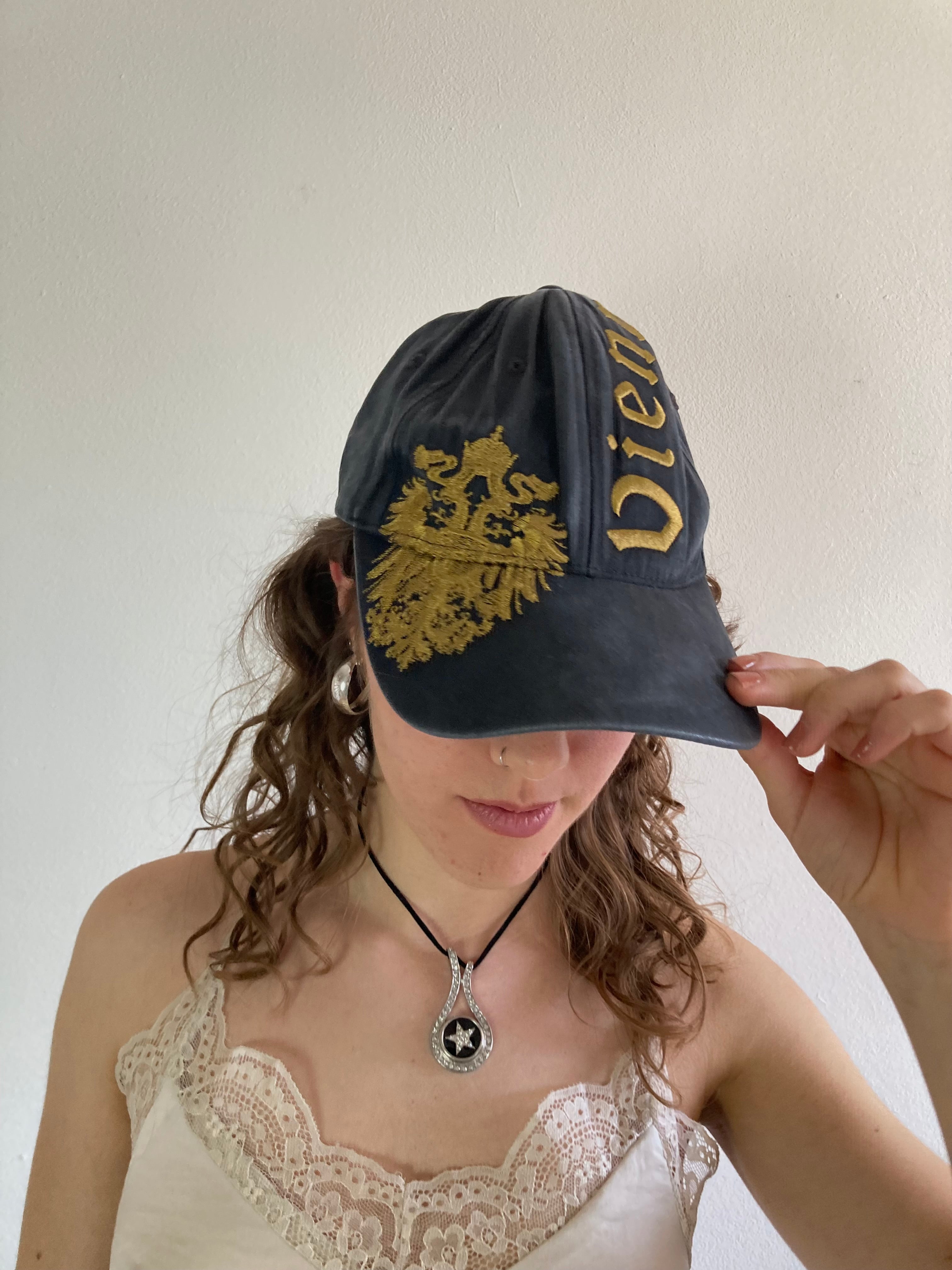 Cap Vintage Black Gold Adjustable Washed Strapback Unisex – One Size
