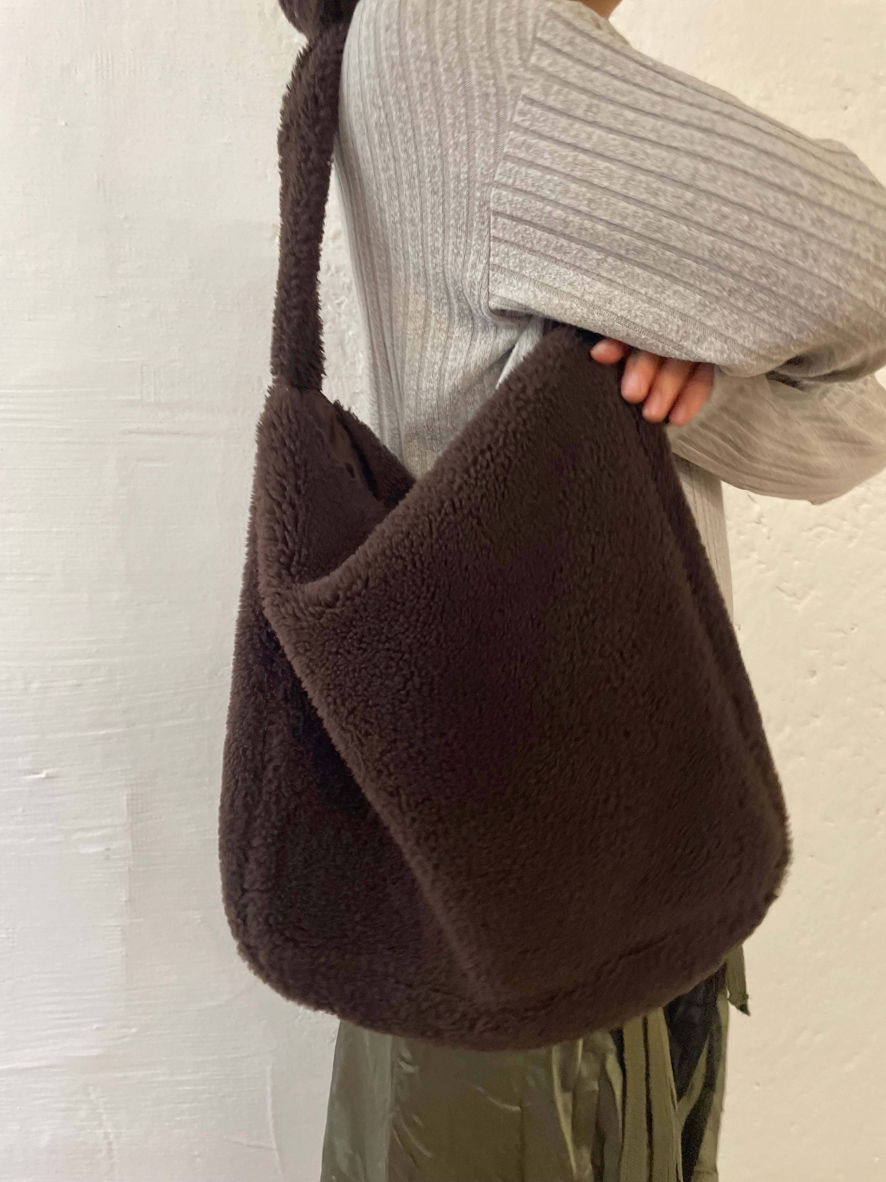 Braune große Crossbodybag