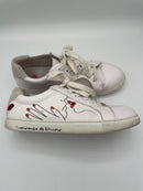 Sneakers mit küssenden Menschen - Kleiderhaufen - Default Title