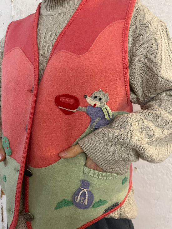 Giesswein Vest Handmade Embroidered Mouse Details Lightweight – M