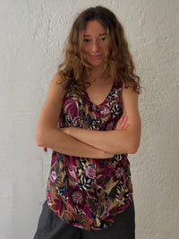 Blumiges ärmelloses Shirt M - Kleiderhaufen - Default Title