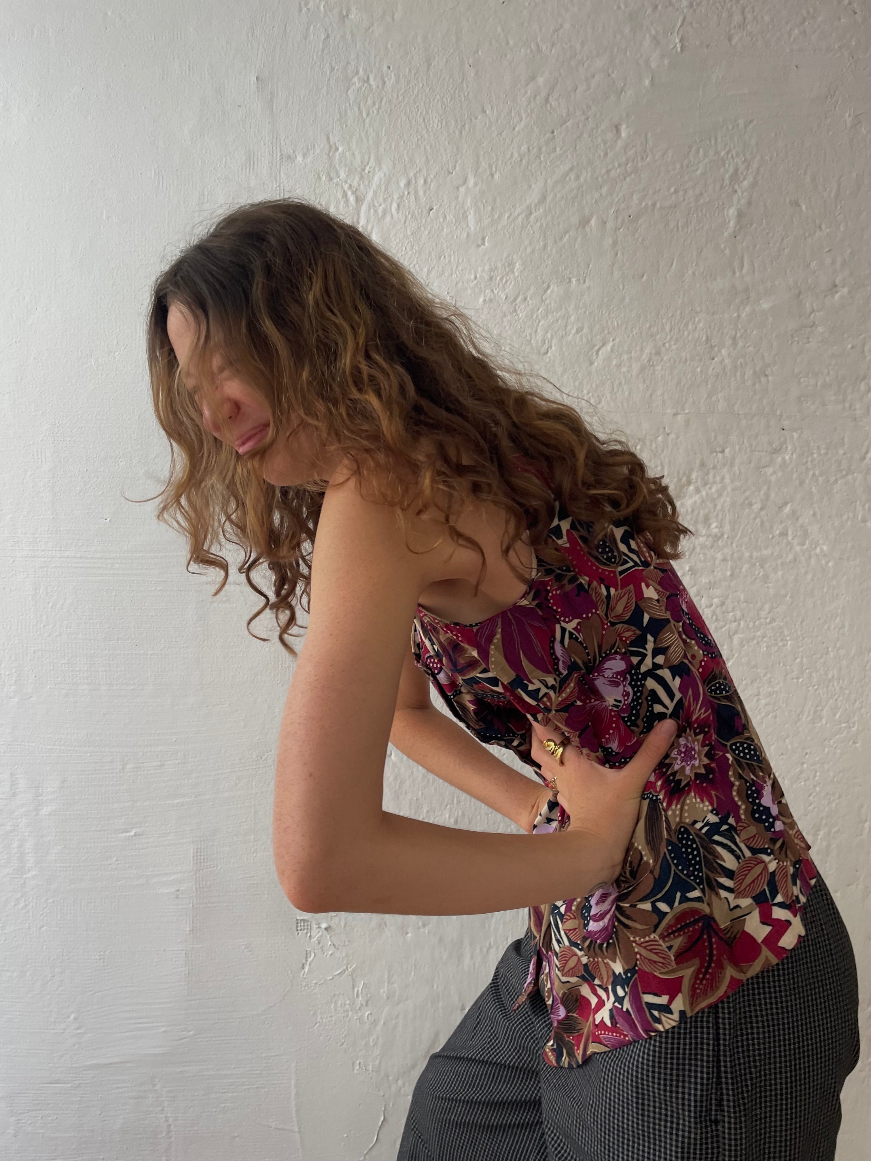 Blumiges ärmelloses Shirt M - Kleiderhaufen - Default Title