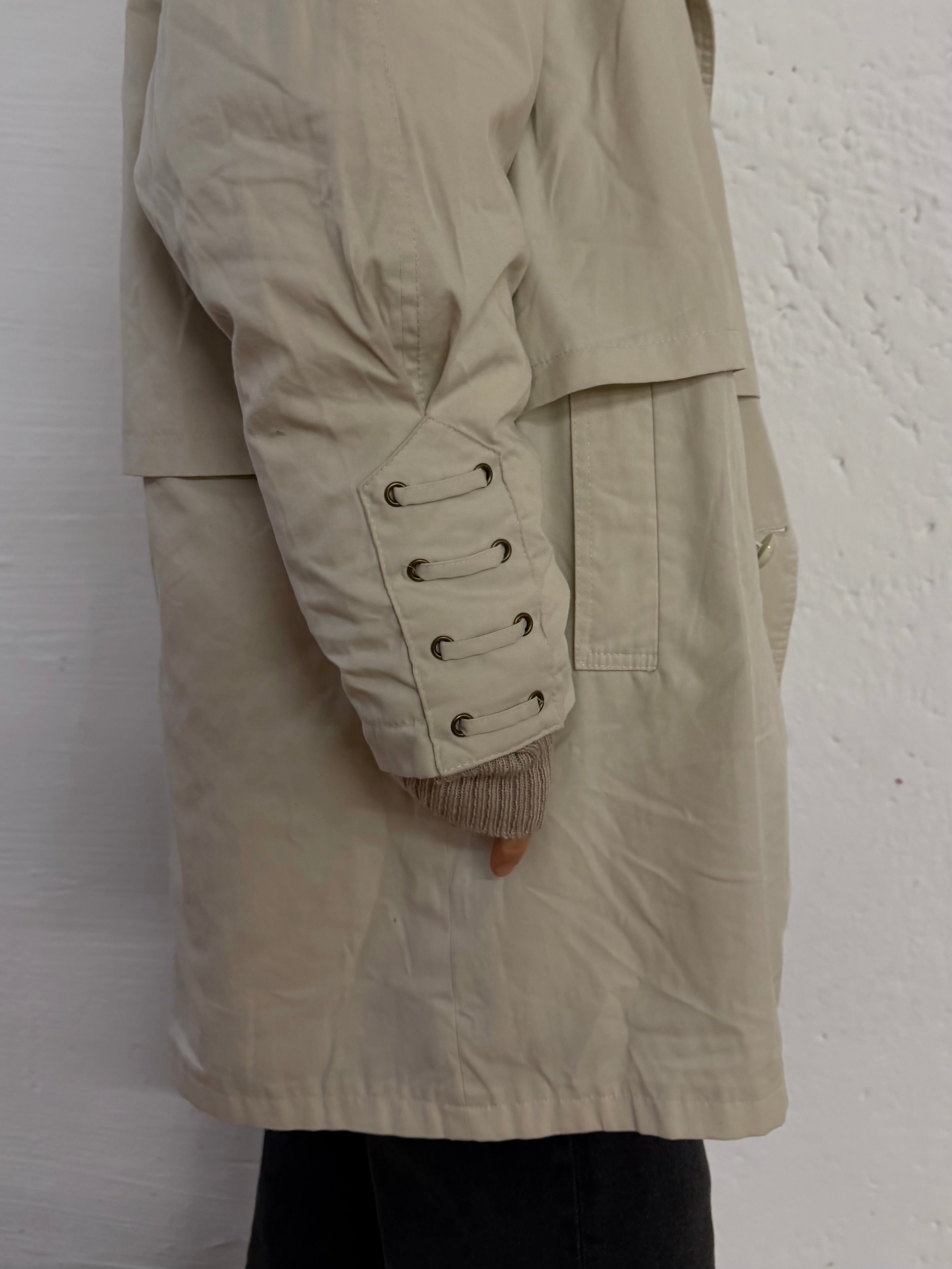 Warm Trenchcoat Light Grey Sleeve Details – M