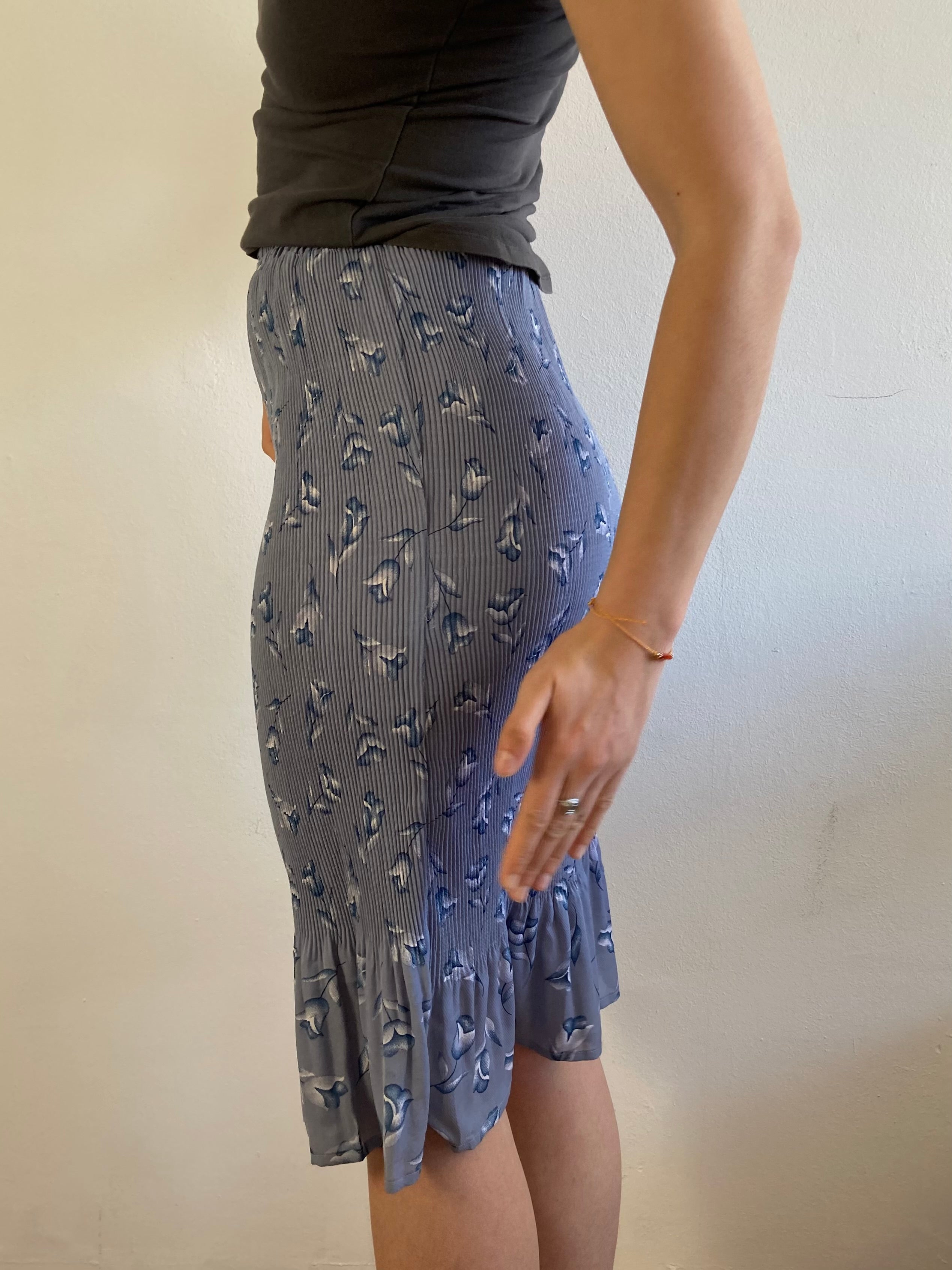 Skirt Vintage Grey Floral Pattern Elastic Waist Slit Hem Layering – M