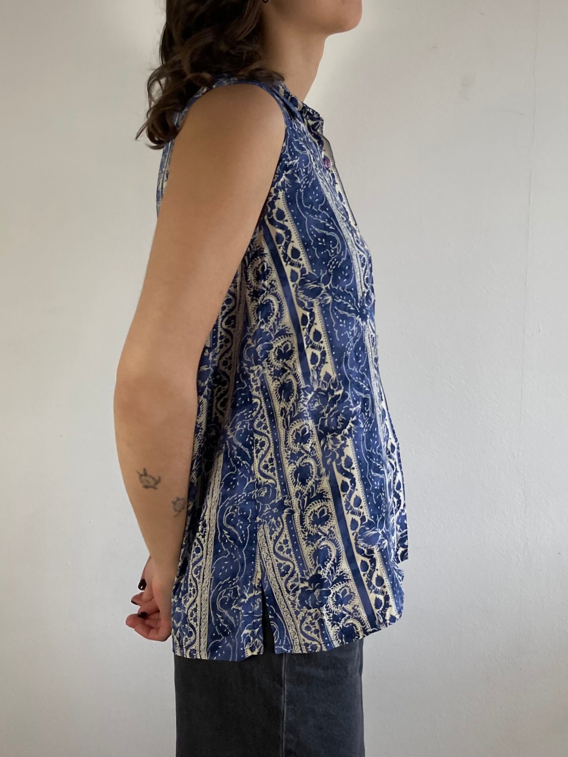 Vest Vintage Floral Button-Up Blue Layering Knit Sleeveless Women – M