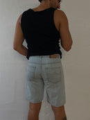 Kurze Jeanshorts hellblau