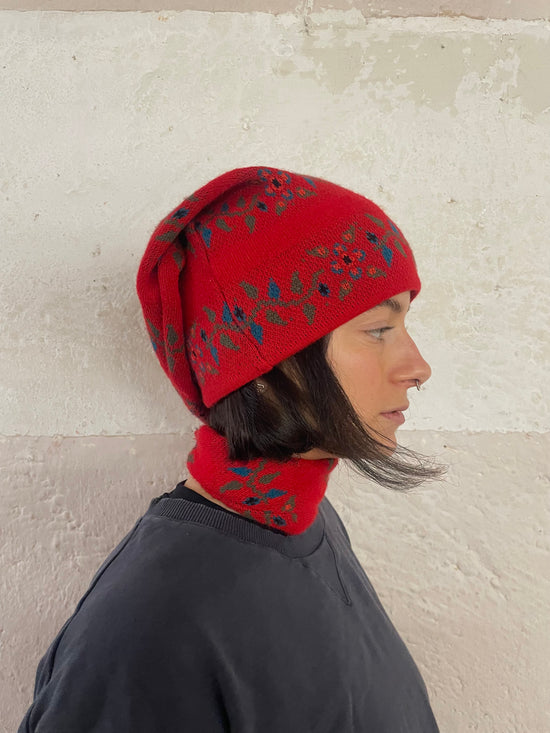 Plush Pointed Winter Hat Convertible to Scarf Red – One Size