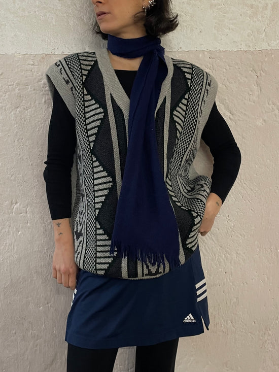 Oversized Pullunder Black & Grey Pattern Front Unisex – XL