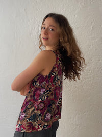 Blumiges ärmelloses Shirt M - Kleiderhaufen - Default Title