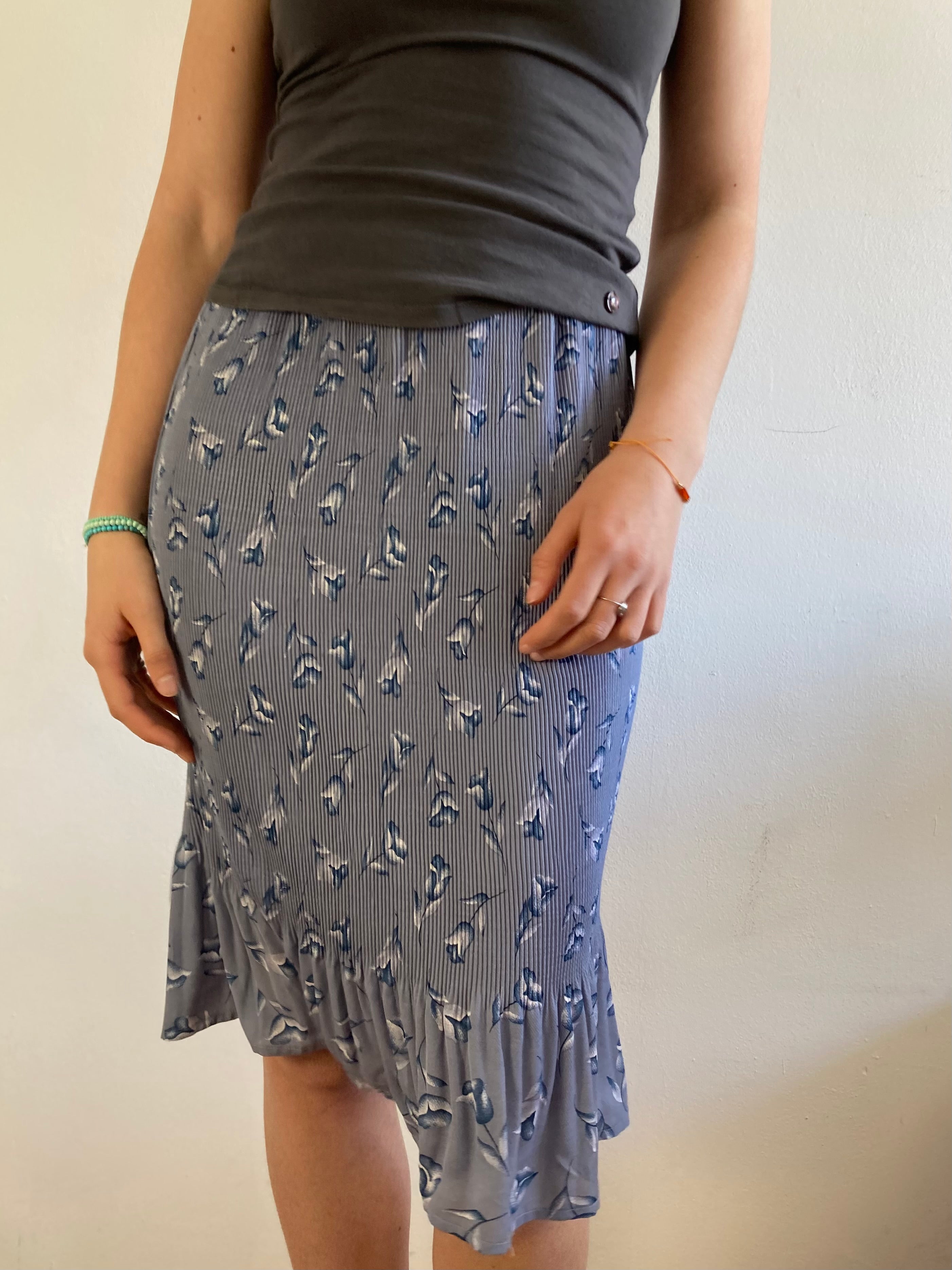 Skirt Vintage Grey Floral Pattern Elastic Waist Slit Hem Layering – M
