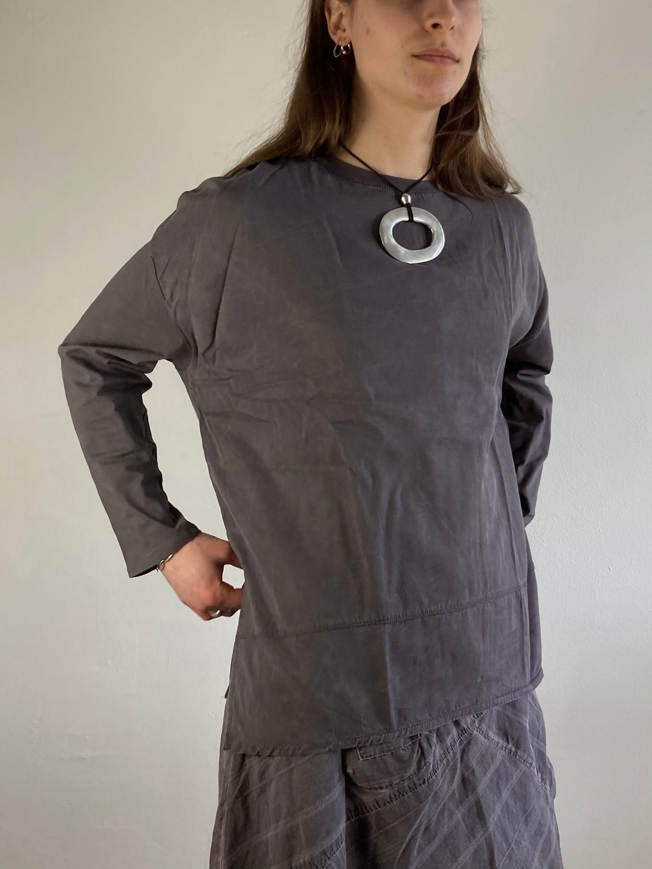 Longsleeve Vintage Grey Oversized Layering Unisex Minimal Basic Relaxed Fit – M