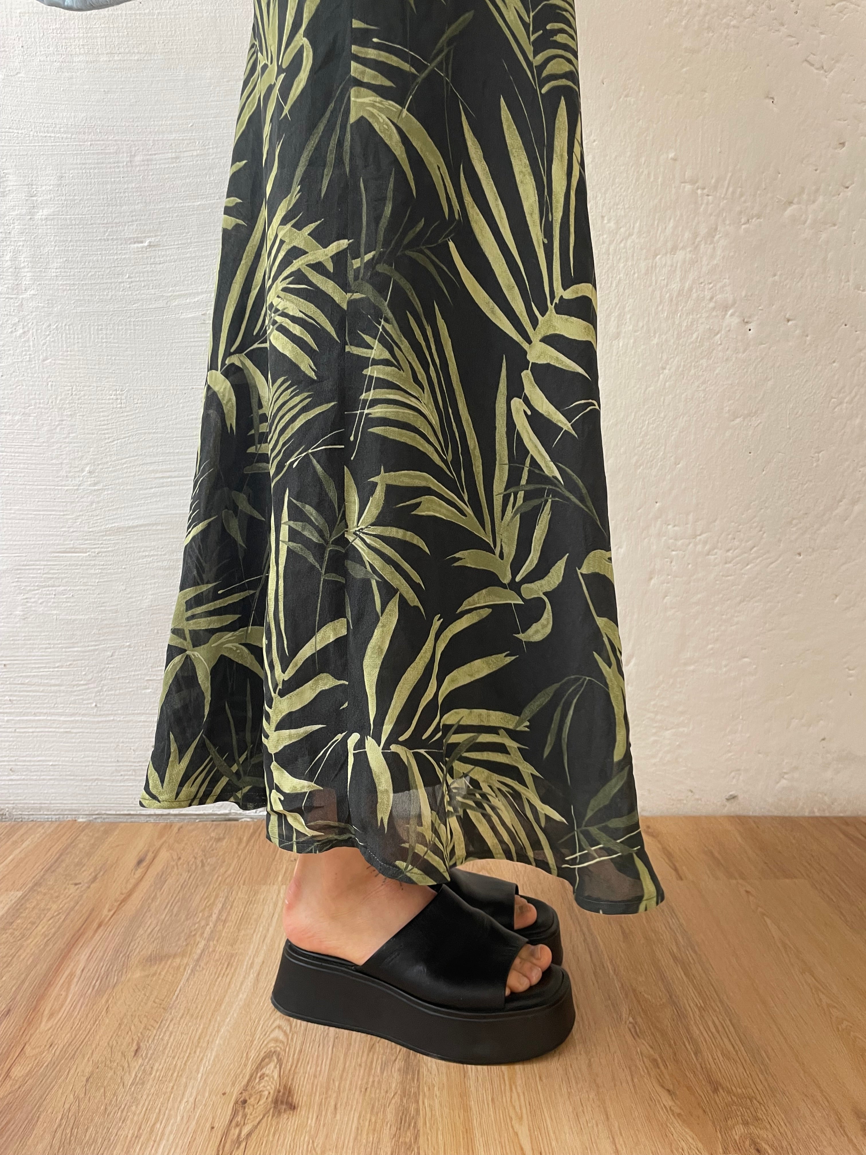 Langer dunkelgrüner Rock M - Kleiderhaufen - Default Title