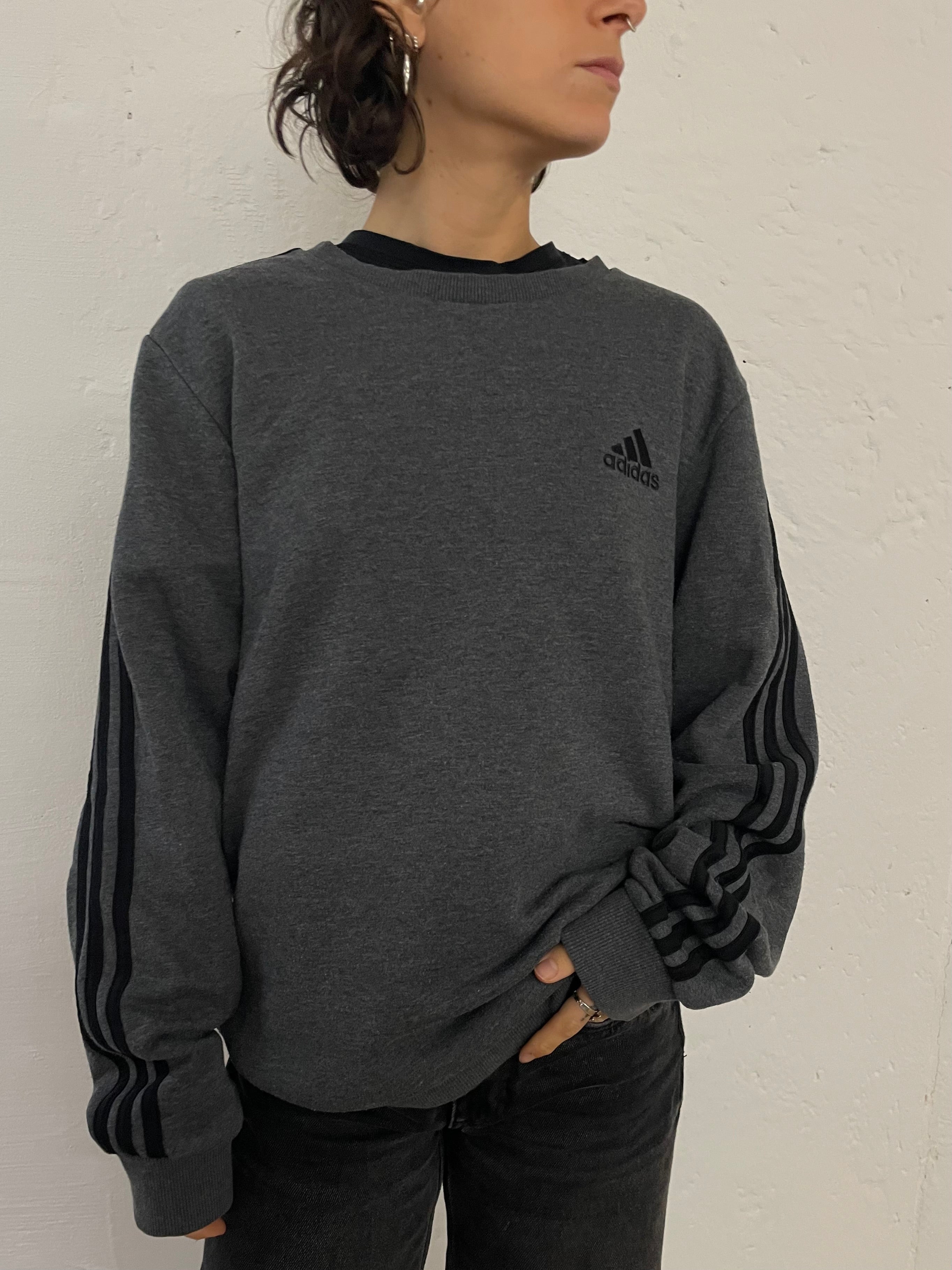 Adidas Sweater Grey Front Logo Stitch – M