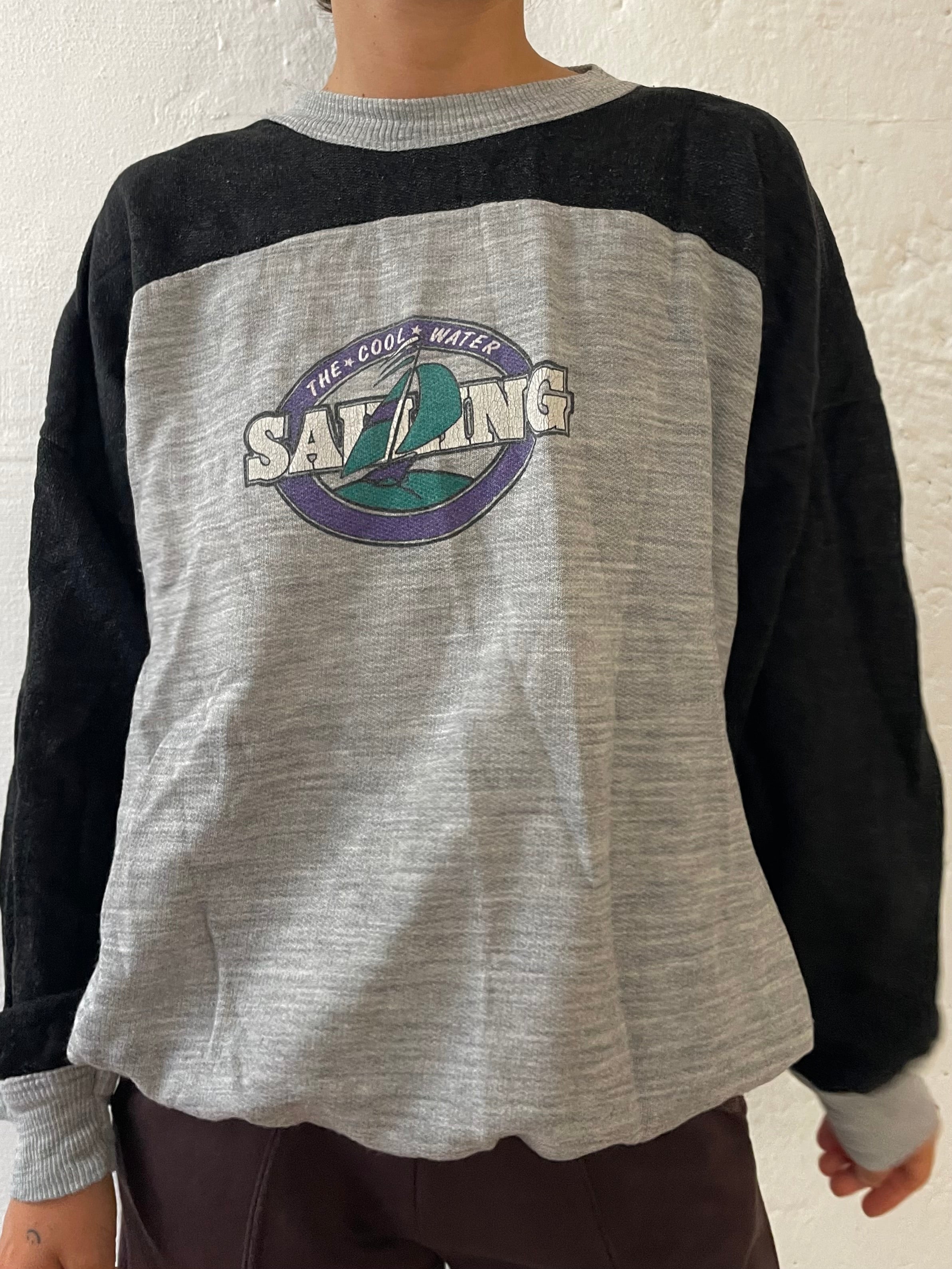 Vintage Sweater Front Graphic Grey Black – M