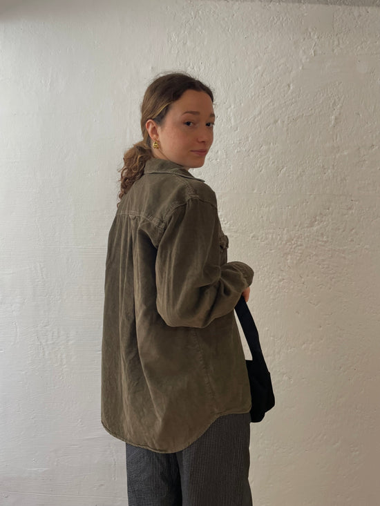 Dunkelbrauenes Cordhemd M