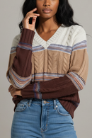 Mehrfarbiger Strickpullover mit V-Ausschnitt und Blockstreifen